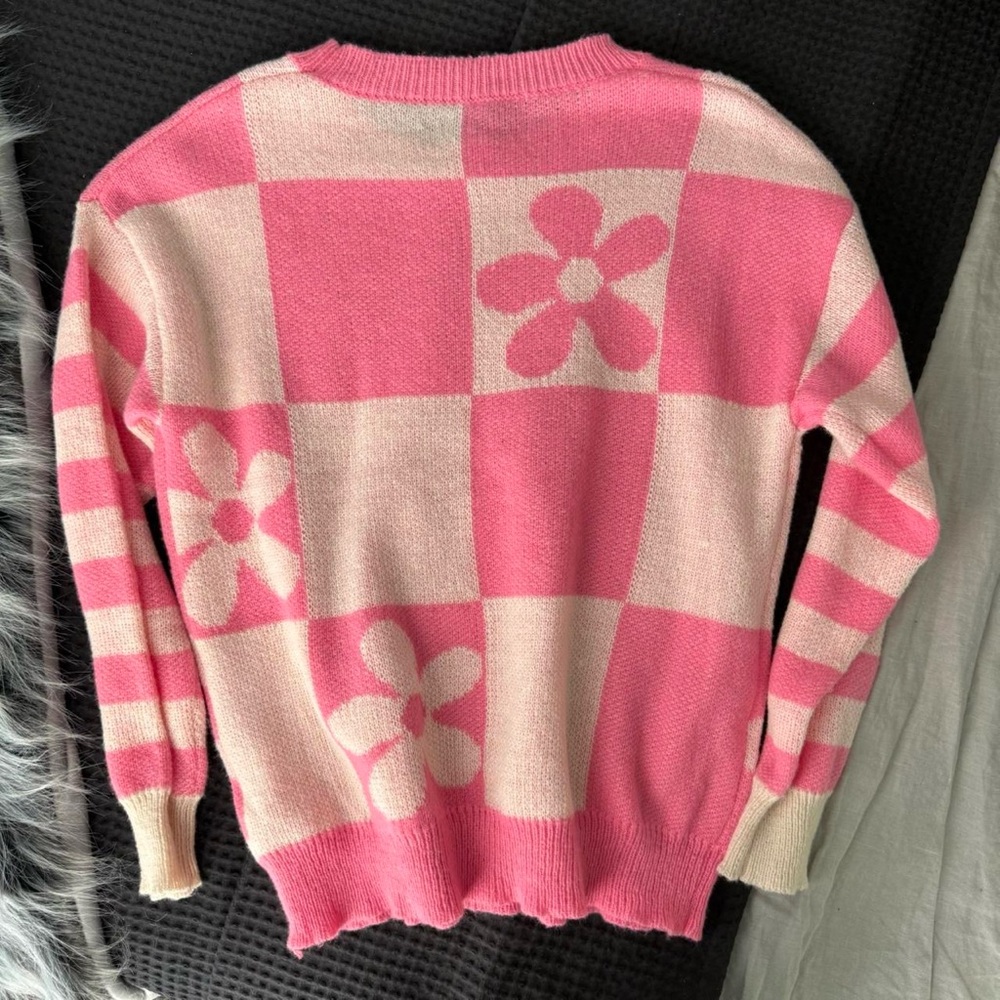 Pink Flower Checkered Sweater - Picture 2 of 6